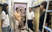 “寓”见新生，关怀入寝——学校领导走访学院2024级新生寝室