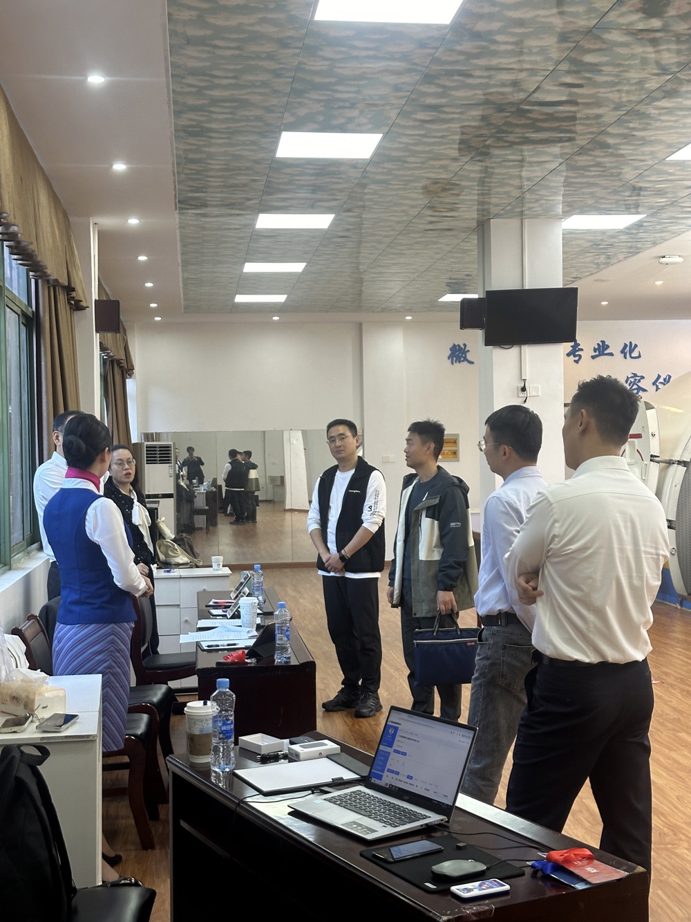 南方航空公司在八叉书库
举办专场招聘活动